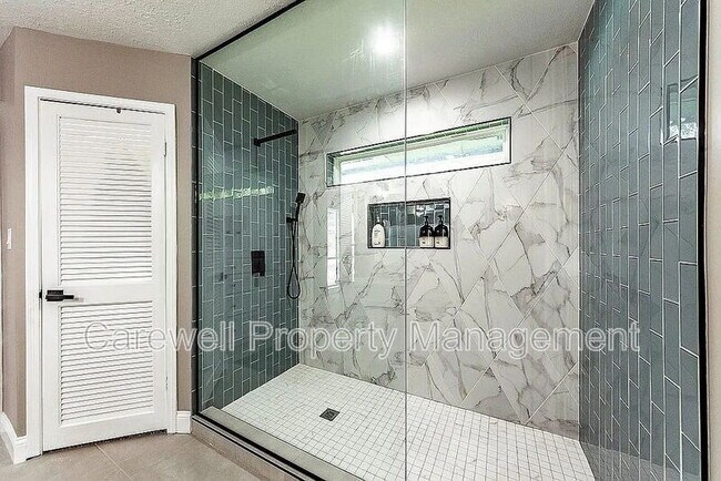 Building Photo - 3610 Lonniewood Dr