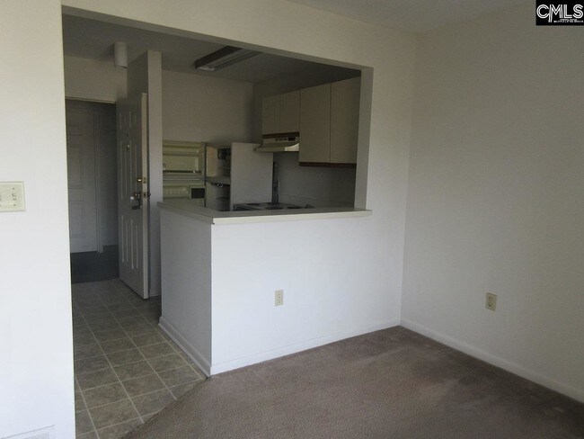 Building Photo - 1600 Park Cir