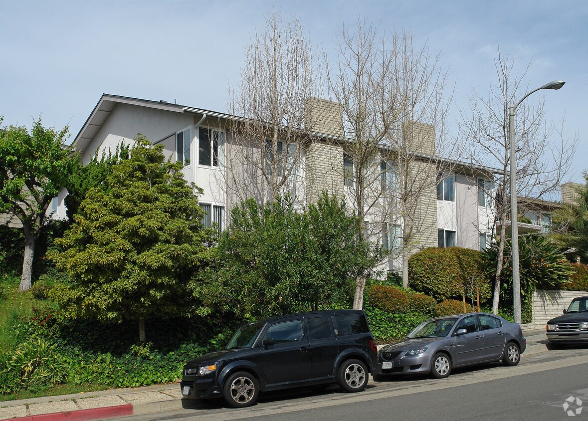 Building Photo - 816 Amigos Way