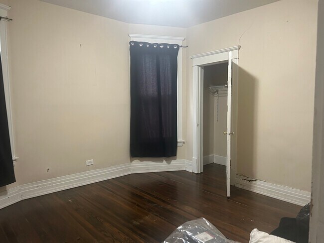 Foto del edificio - 1515 W Wilson Ave