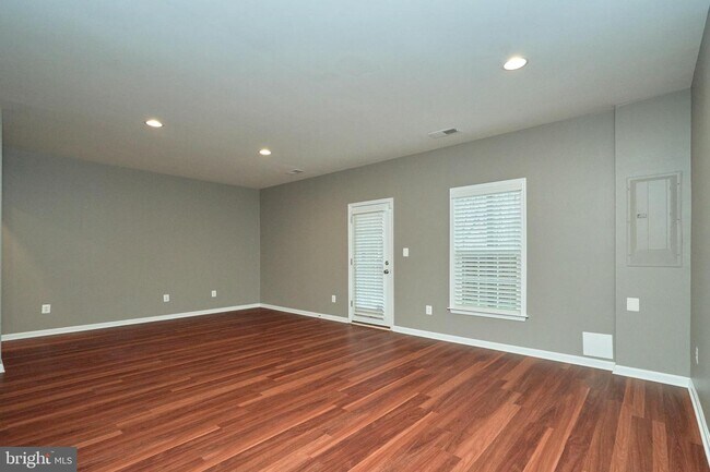 Foto del edificio - 25163 Hummocky Terrace