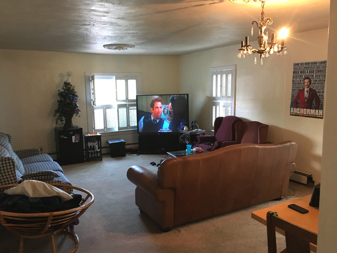 large living room - 3142 Main St