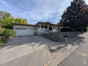Building Photo - 2205 SW Perkins Ave