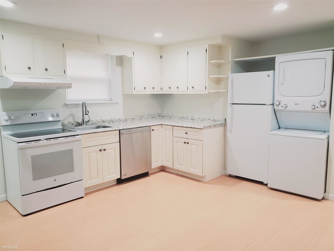 74 Byram Terrace Dr Unit Apt 1, Greenwich, CT 06831 Condo for Rent in