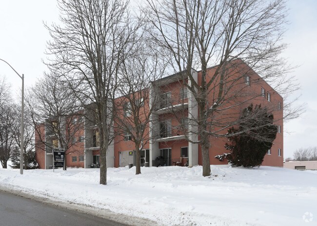 Photo du bâtiment - 6-88 Brybeck Crescent