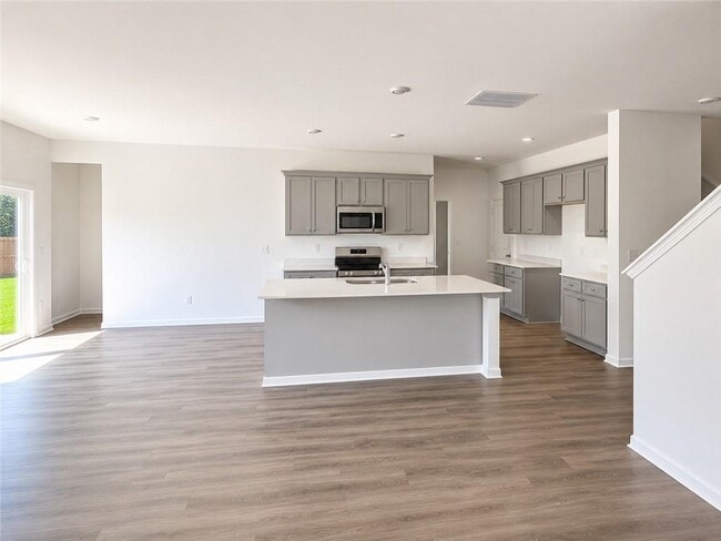 Building Photo - 208 Paisley Wy