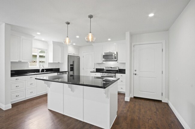 Building Photo - Welcome to the Eastgate Community of West ...