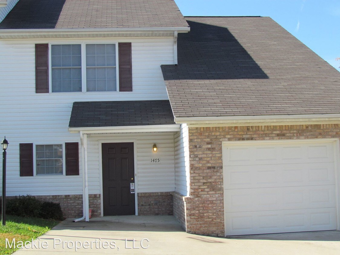 Primary Photo - 4 br, 3 bath House - 1475 W Rockcrest Dr