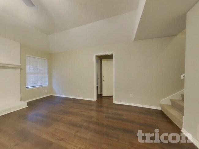 Foto del edificio - 2125 W Nathan Lowe Rd
