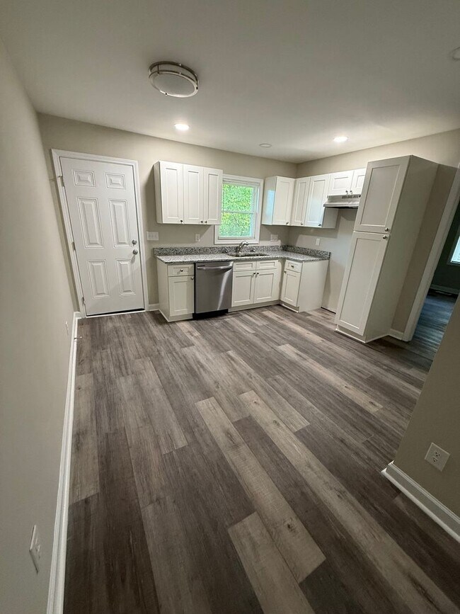 Foto del edificio - 116 Bennett Ct