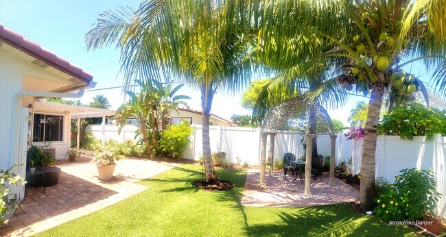 Foto del edificio - 2241 NE 38th St