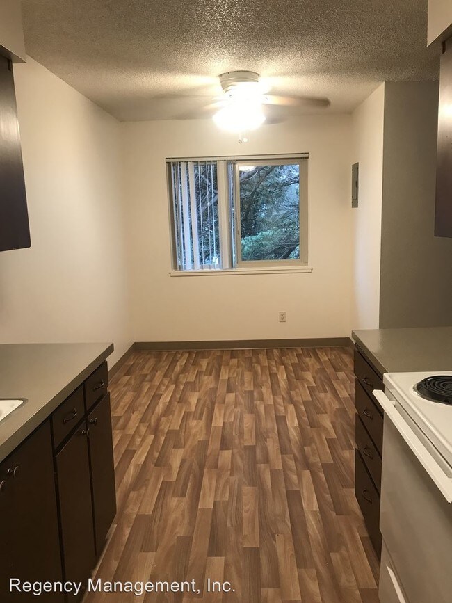 Foto del edificio - 4920 SW Lombard Ave