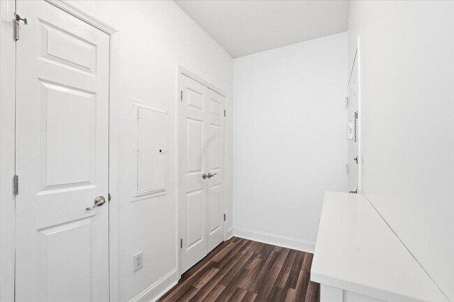 Building Photo - 318 54th St