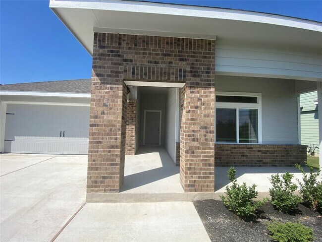 Building Photo - 260 Gresham