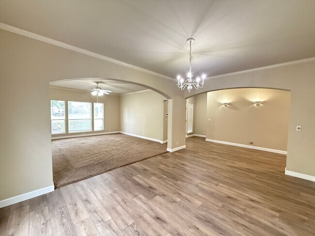 Foto del edificio - Right On The Green- 3 Bedroom Updated Home on Battle Creek