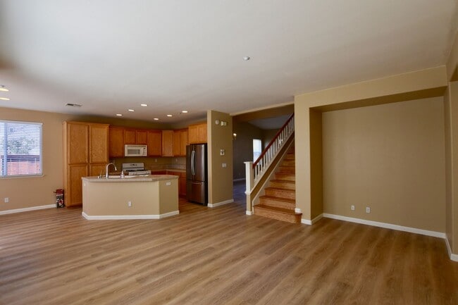 Building Photo - Garin Ranch 5 bedroom 3 Bath