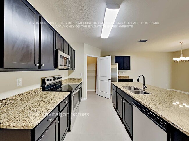 Foto del edificio - 5473 Magdalene Wy