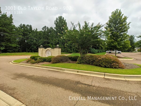 Foto del edificio - 3001 Old Taylor Rd