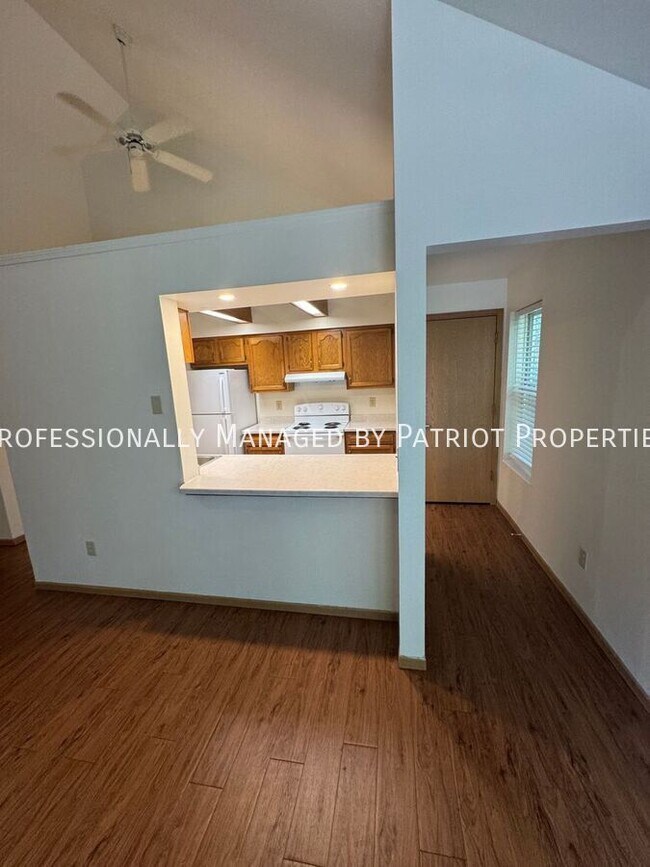 Foto del edificio - 1609 N Thompson Dr