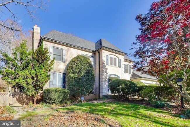 Foto del edificio - 4001 N Ridgeview Rd