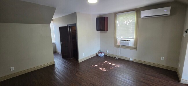 Building Photo - 2213 Avenue K