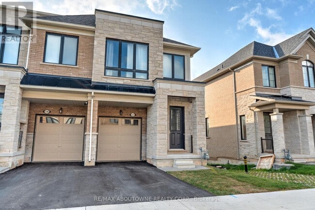 Building Photo - 1394 Almonte Dr