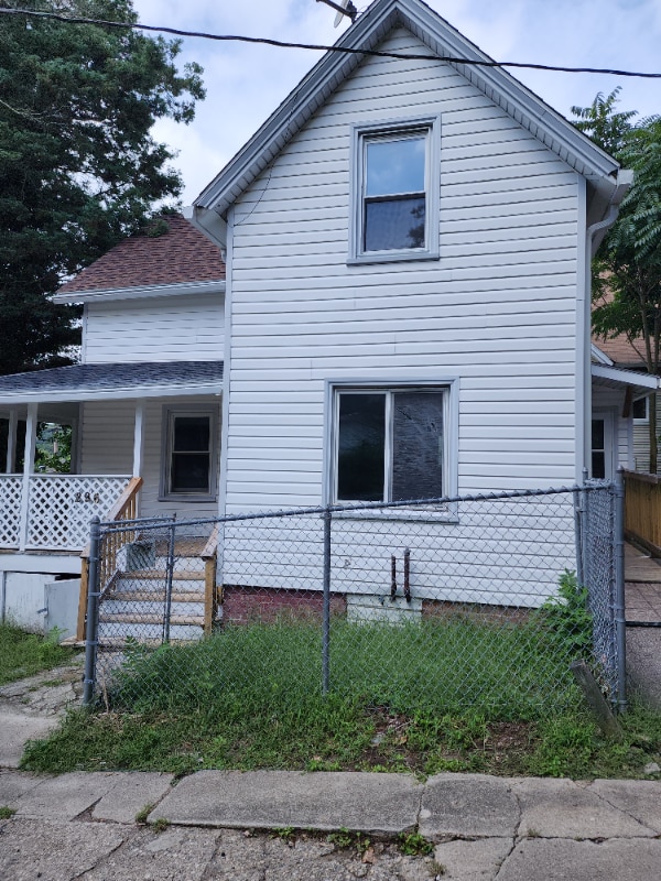 Photo - 296 laurel Hl House