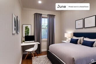 Building Photo - Private bedroom in 5 bed/1.5 bath Home