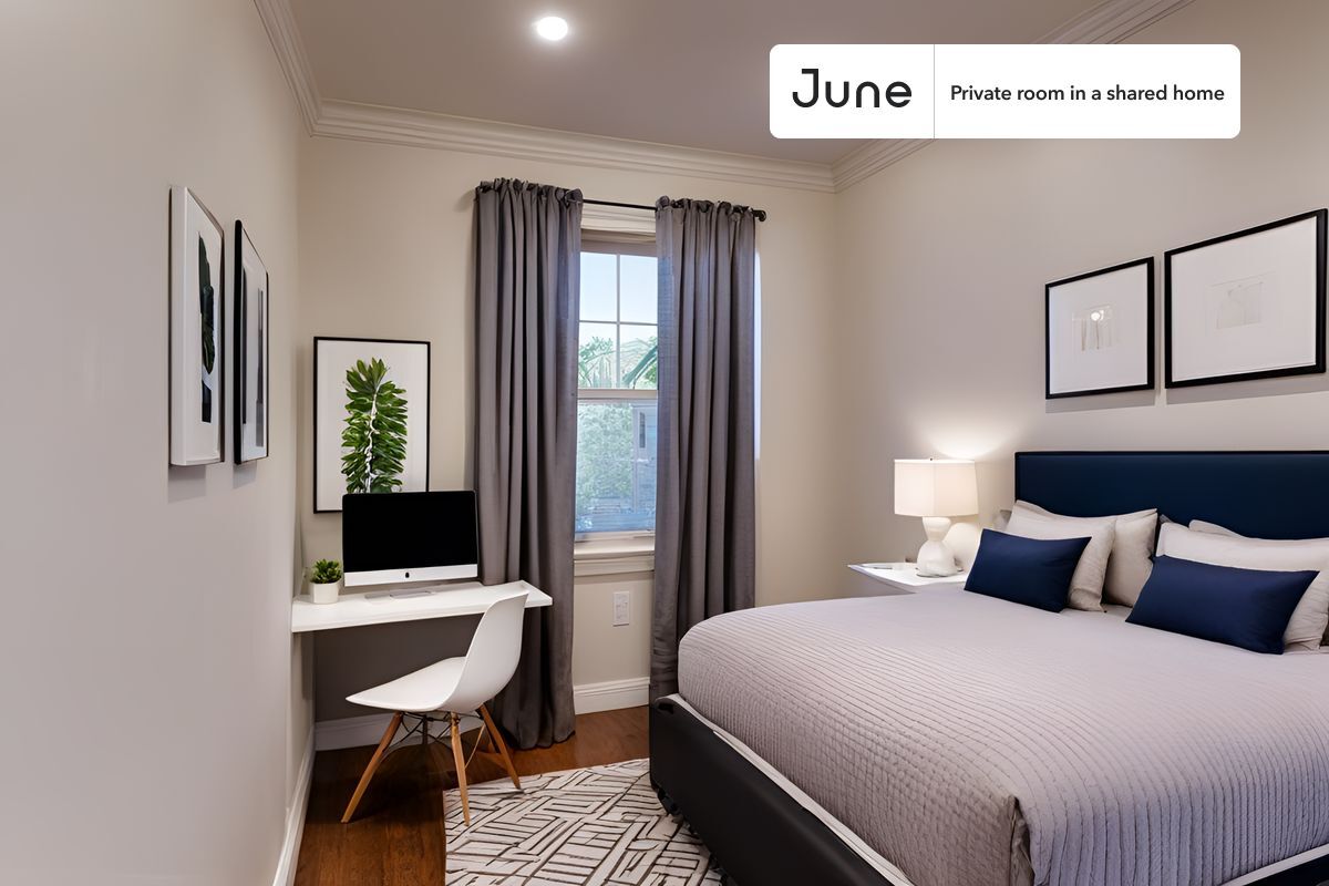 Foto principal - Private bedroom in 5 bed/1.5 bath Home