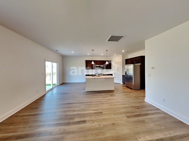 Building Photo - 5320 Trust Dr