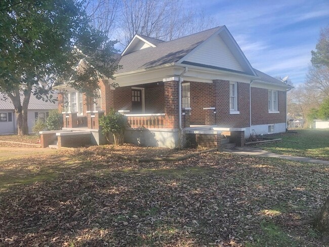 Foto del edificio - 401 Hoeppner Ln NE