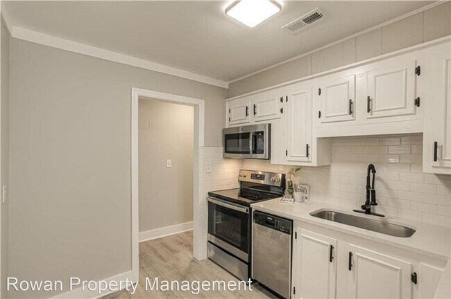 Building Photo - 2 br, 1 bath House - 725 S. Chestnut Street