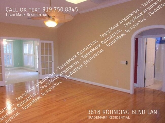 Foto del edificio - 3818 Rounding Bend Ln