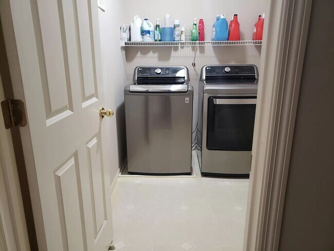 Foto del edificio - 4 br, 3.5 bath House - 4994 Archer Lane N