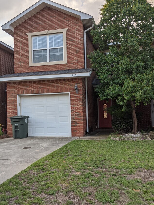 215 Eagle Landing, Enterprise, AL 36330 Townhome Rentals in