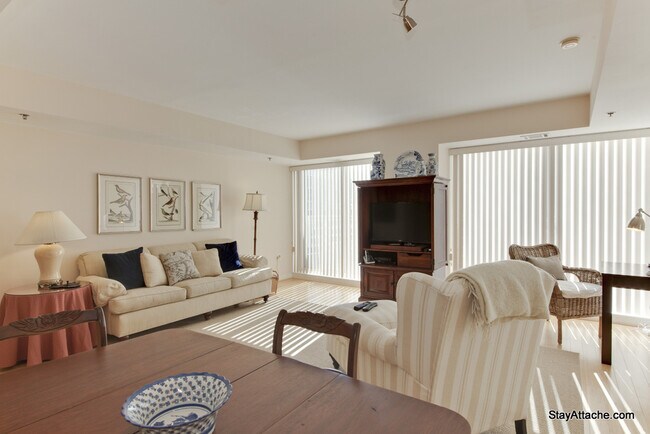 Foto del edificio - 1275 25th Street NW Apt 806