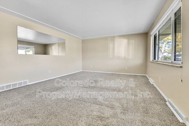 Foto del edificio - 8691 Norwich St