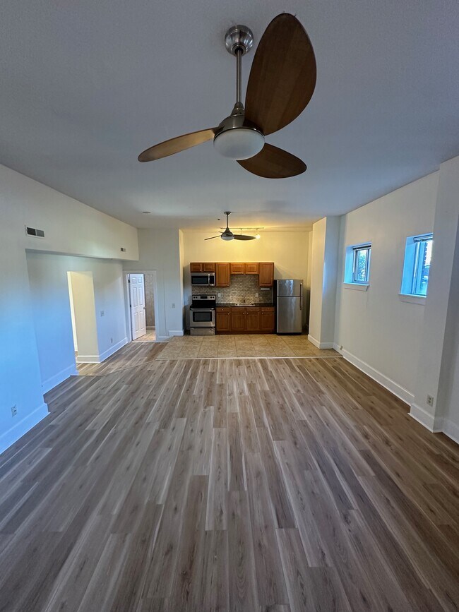 Foto del edificio - 4002 Eastern Ave