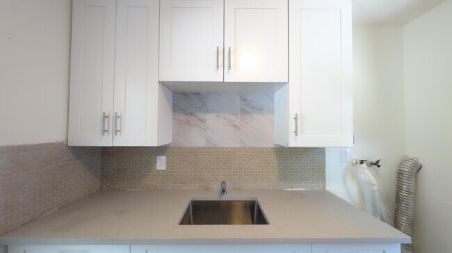Building Photo - 426 Douglass Ave