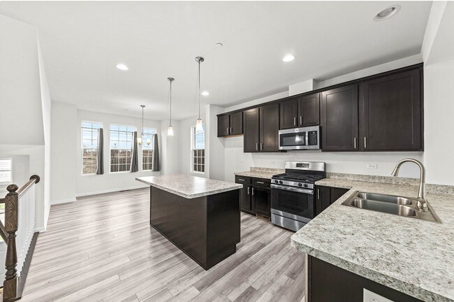 Building Photo - 4466 Monroe Ct