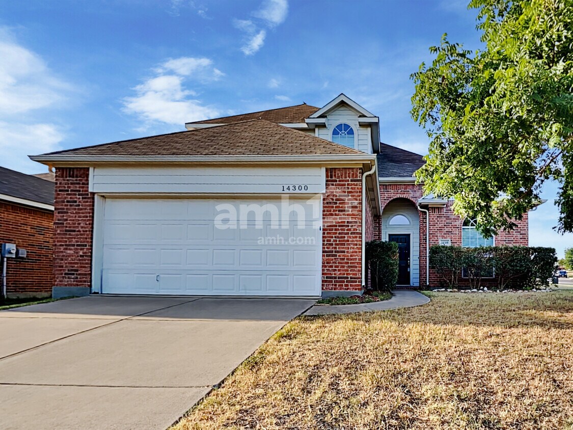 Foto principal - 14300 Cedar Post Dr