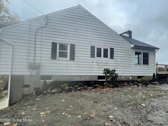 Foto del edificio - 154 Weatherwax Rd