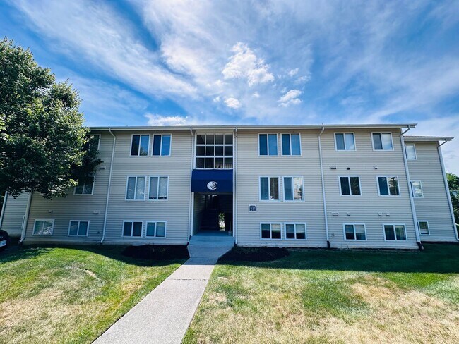 Building Photo - 1 Bedroom, 1 Bath condo