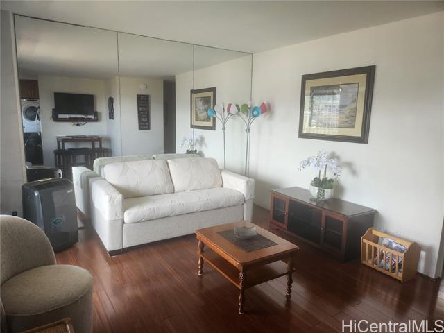 Building Photo - 2121 Ala Wai Blvd