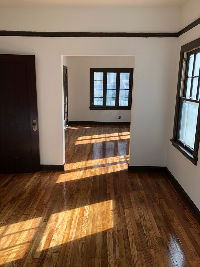 Building Photo - 429 S Union Ave