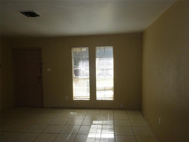 Foto del edificio - 4438 Oak Shadows Dr