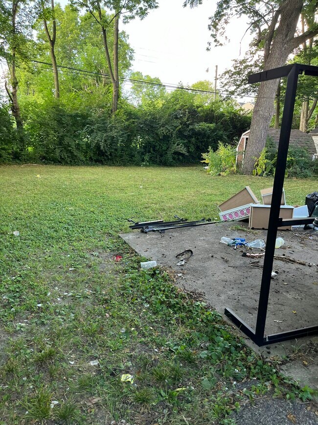 Foto del edificio - 4649 Forsythe Ave