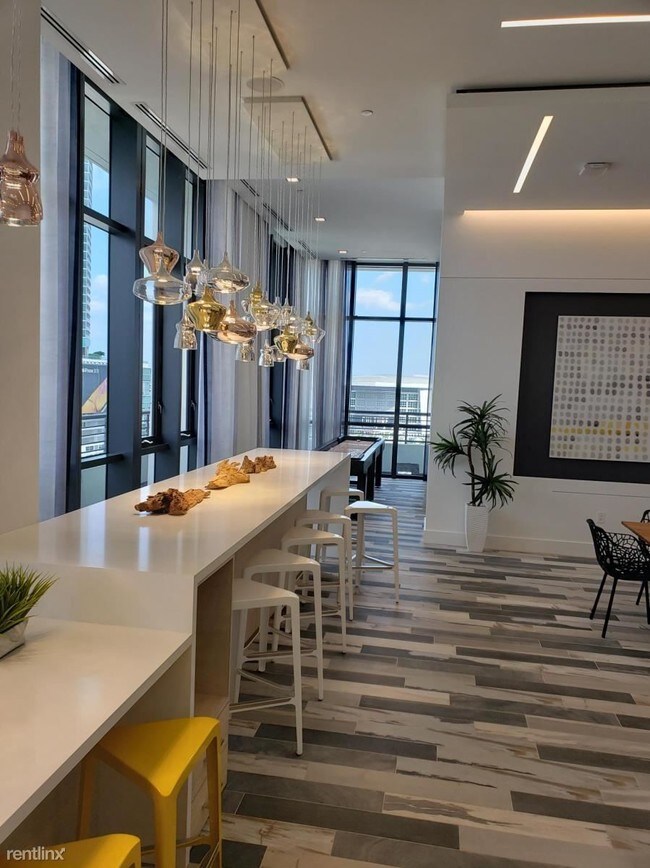 Foto del edificio - 1 br, 1 bath Apartment - 726 NE 1st Ave