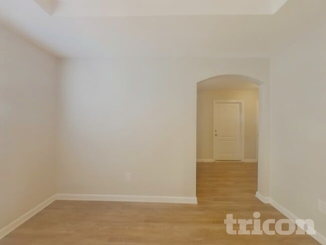 Building Photo - 216 Fledgling Way