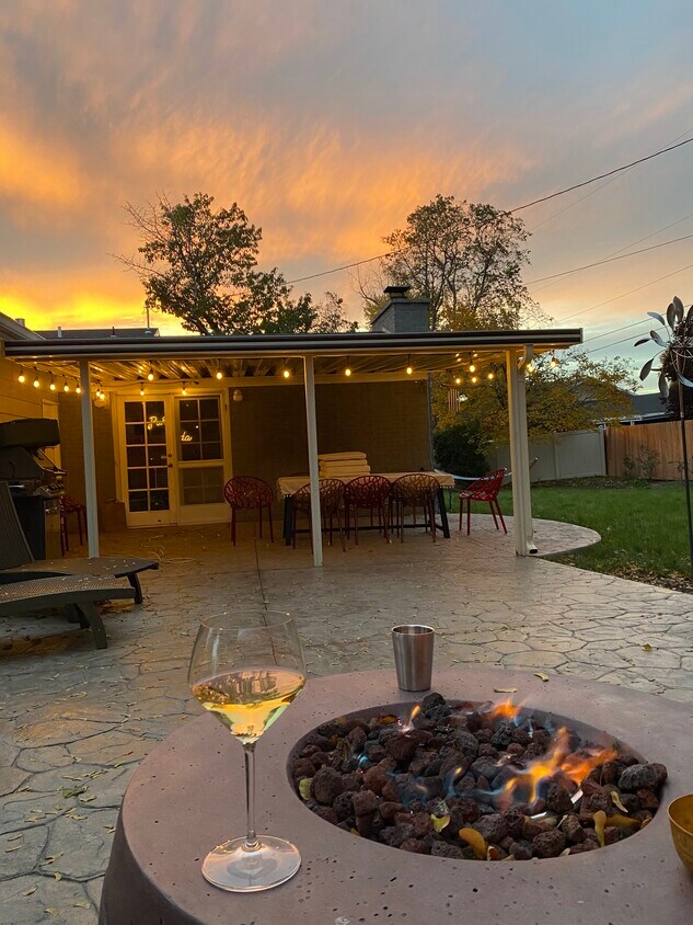 Foto principal - 1555 Fieldcrest Ln